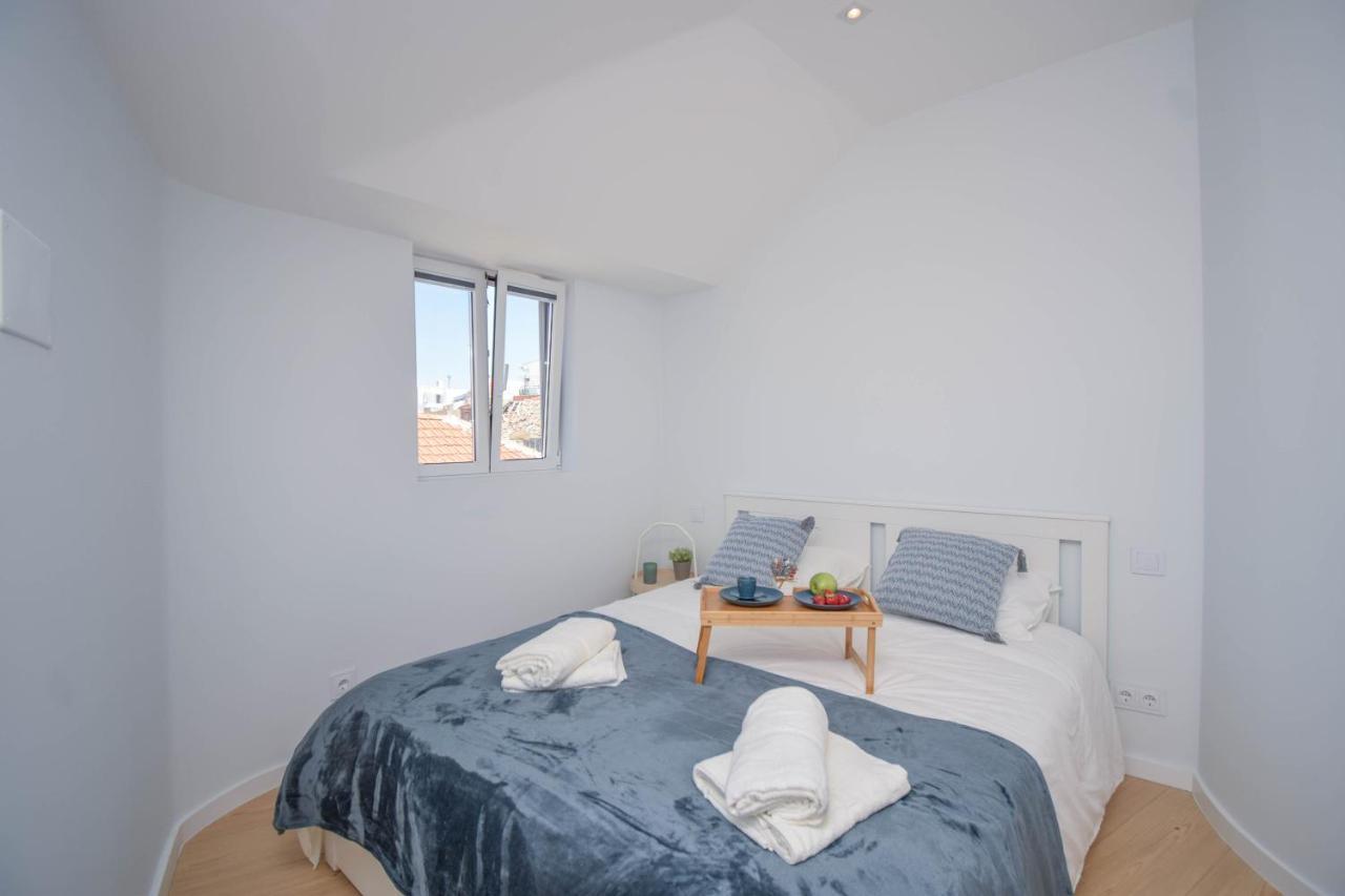 Central & Stylish 2 Bedroom Apartment W/ Balcony Cascais Buitenkant foto