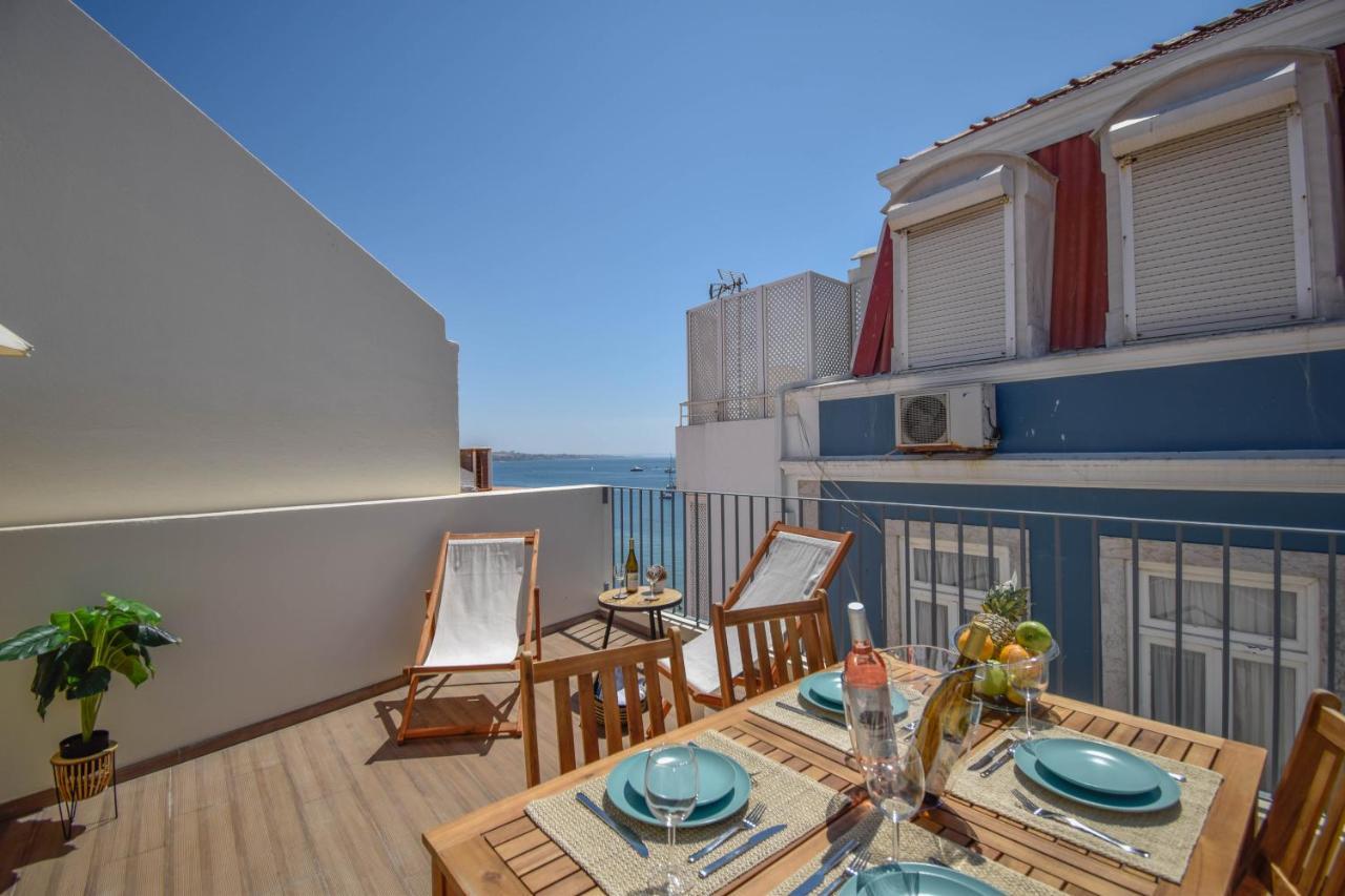 Central & Stylish 2 Bedroom Apartment W/ Balcony Cascais Buitenkant foto