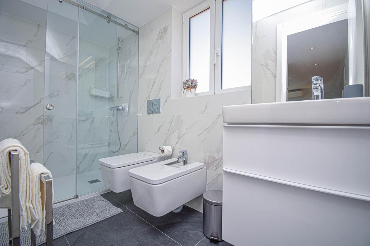 Central & Stylish 2 Bedroom Apartment W/ Balcony Cascais Buitenkant foto