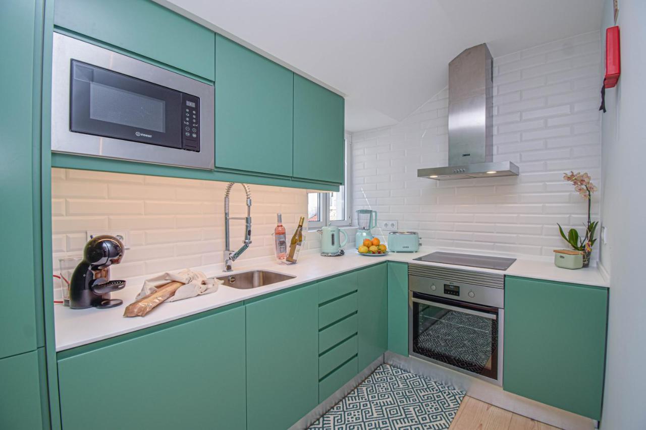 Central & Stylish 2 Bedroom Apartment W/ Balcony Cascais Buitenkant foto