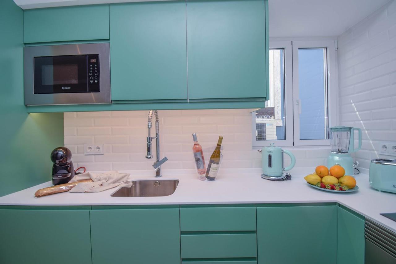 Central & Stylish 2 Bedroom Apartment W/ Balcony Cascais Buitenkant foto