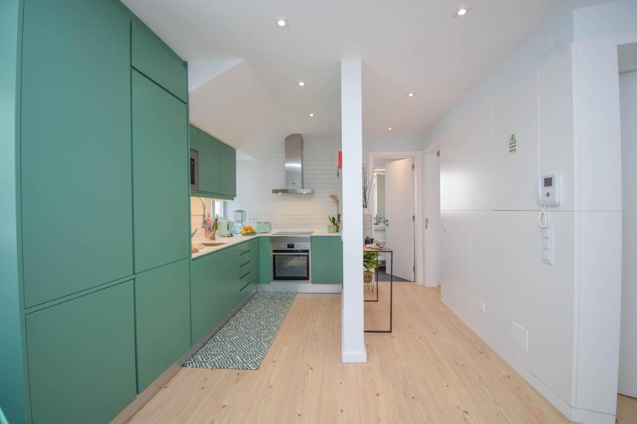 Central & Stylish 2 Bedroom Apartment W/ Balcony Cascais Buitenkant foto
